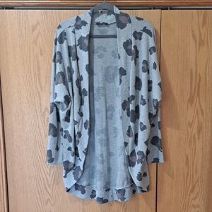 BomBom Women’s Gray Leopard Print Open-Front Cardigan Sweater